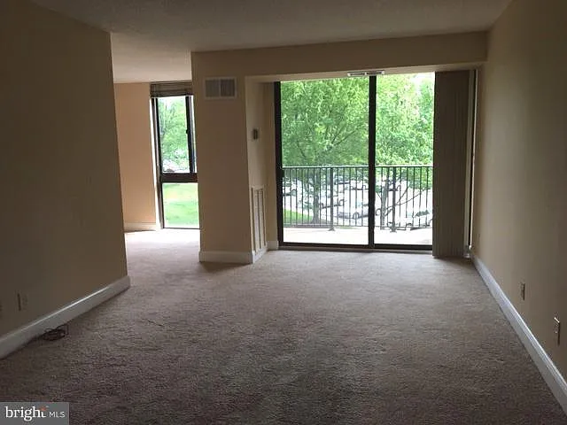 2300 Pimmit Dr #204 — Photo 2