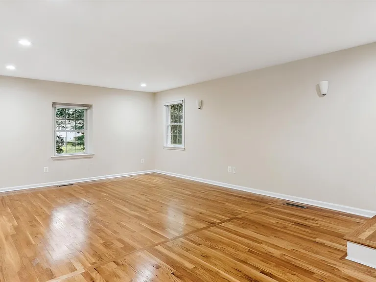 9309 Langford Ct — Photo 31