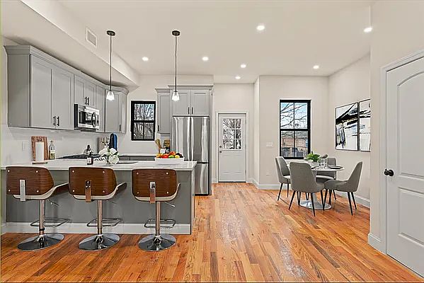 1st image of 8 Crosby Ave