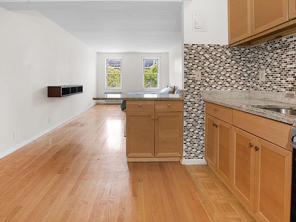 2nd image of 225 E 76th St APT 5-D