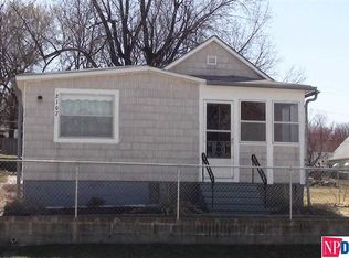 2107 Madison St, Omaha, NE 68107