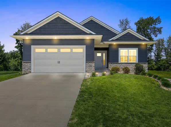 3710 Oak Ridge Dr SE, Cedar Rapids, IA 52403