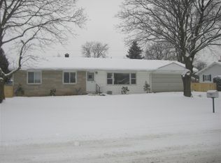 712 Nottingham Dr, Sturgis, MI 49091