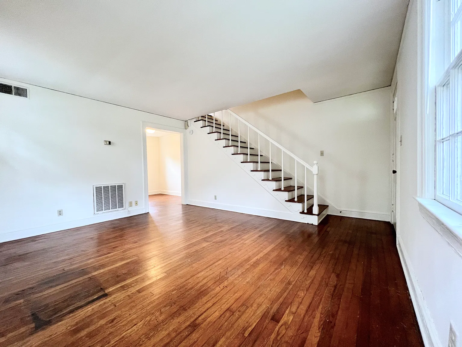 2613 Spring Garden St — Photo 3