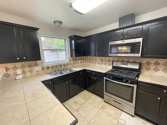 5th image of 513 Deercreek Ln