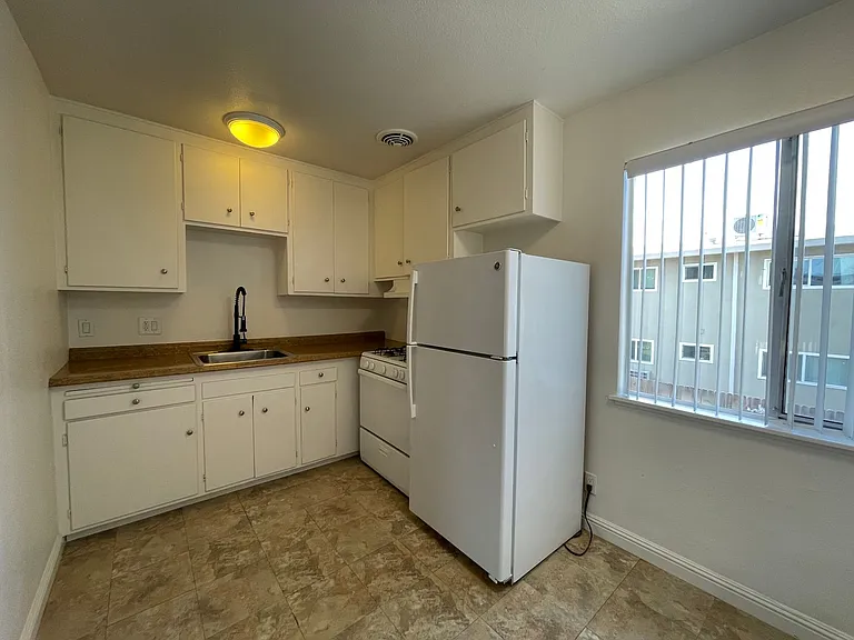 1214 Bell Street — Photo 17