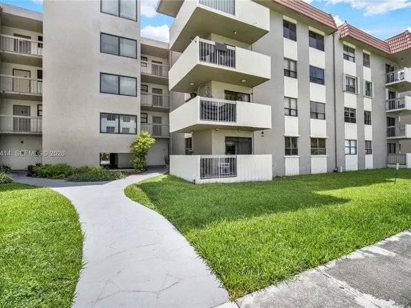 1101 SW 122nd Ave APT 205, Miami, FL 33184