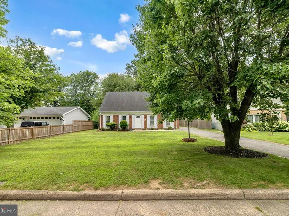 1112 E Maple Ave, Sterling, VA 20164