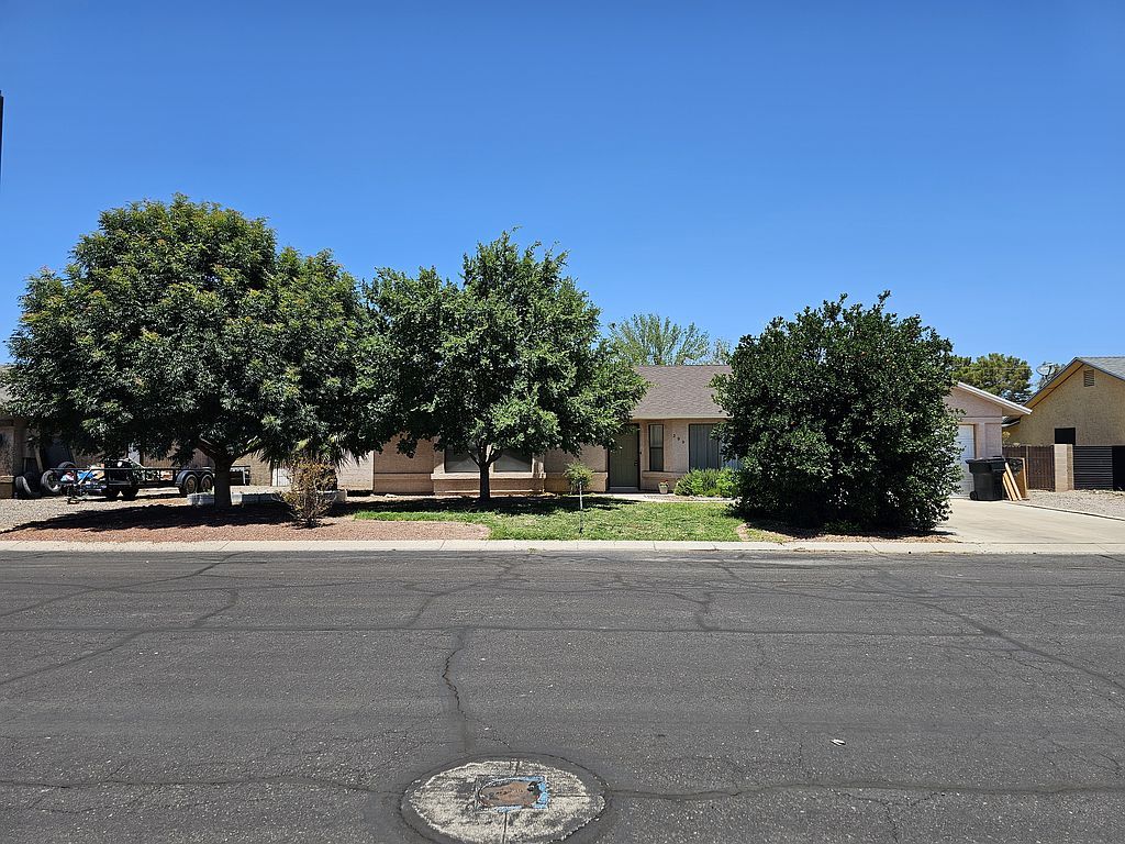 290 W Cochise St - Property Image