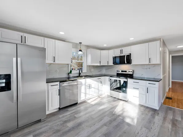 19 E Hill Street, Plymouth, CT 06786