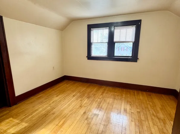 607 S Lincoln St #A, Shawano, WI 54166