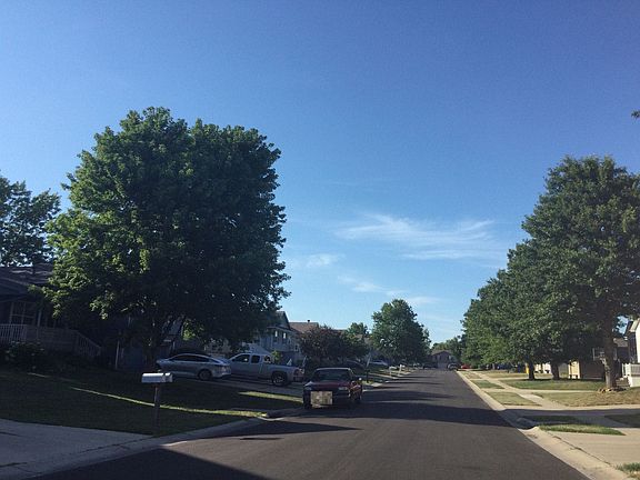 5th image of 836 SW Country Hill Dr