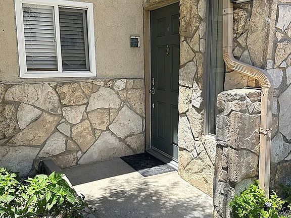 5th image of 1620 N San Fernando Blvd