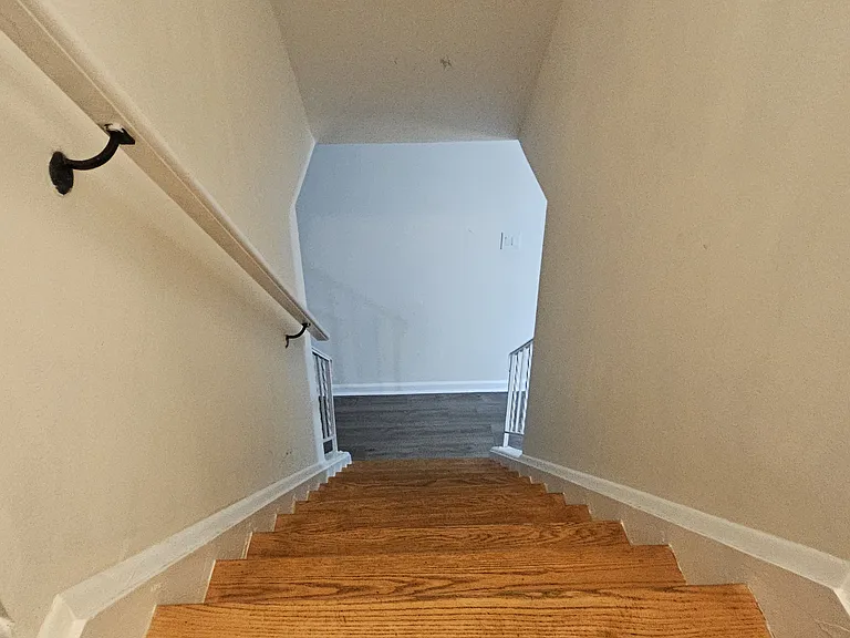 Regina Dr — Photo 12