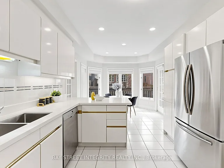 280 Kingsdale Ave — Photo 11