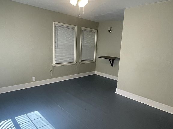2nd image of 1611 Hickory St #1