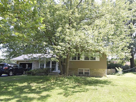 2nd image of 6 Elmwood Dr