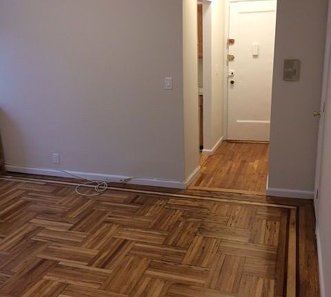 3rd image of 3426 41st St APT 4I