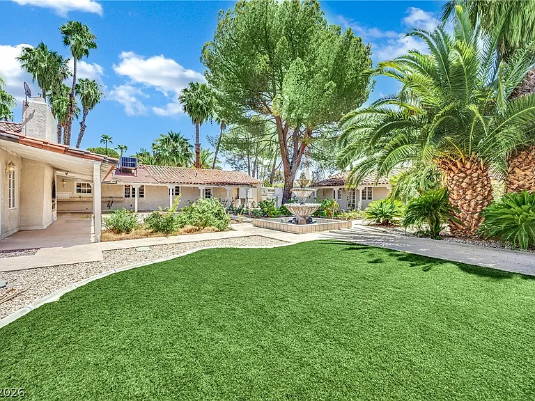 1250 Shadow Ln — Photo 33