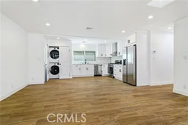 3 bed, 1200 sqft, $4,399 — Photo 1