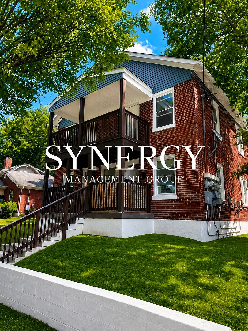 1724 W Ormsby Ave — Photo 3
