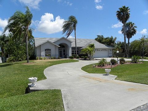 Large Circular Driveway