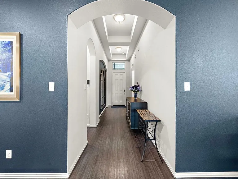 23706 Via Viale Dr — Photo 2