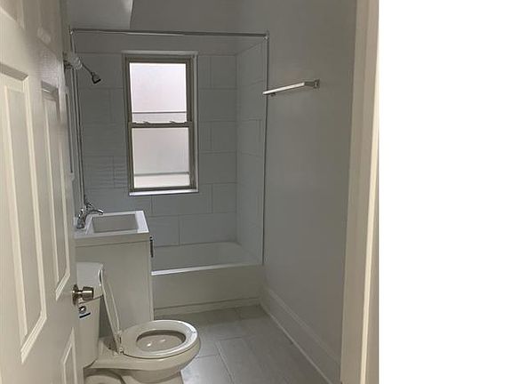 5th image of 8214 S Ingleside Ave #1B