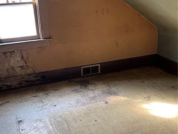 2nd image of 164 Pries Ave