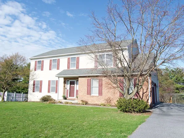 2909 Daniel Dr, Sinking Spring, PA 19608