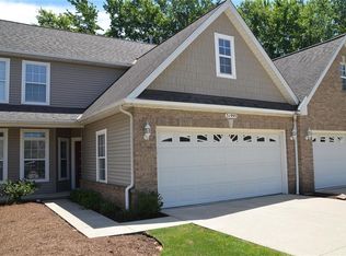 31995 Magnolia Ln, Avon Lake, OH 44012