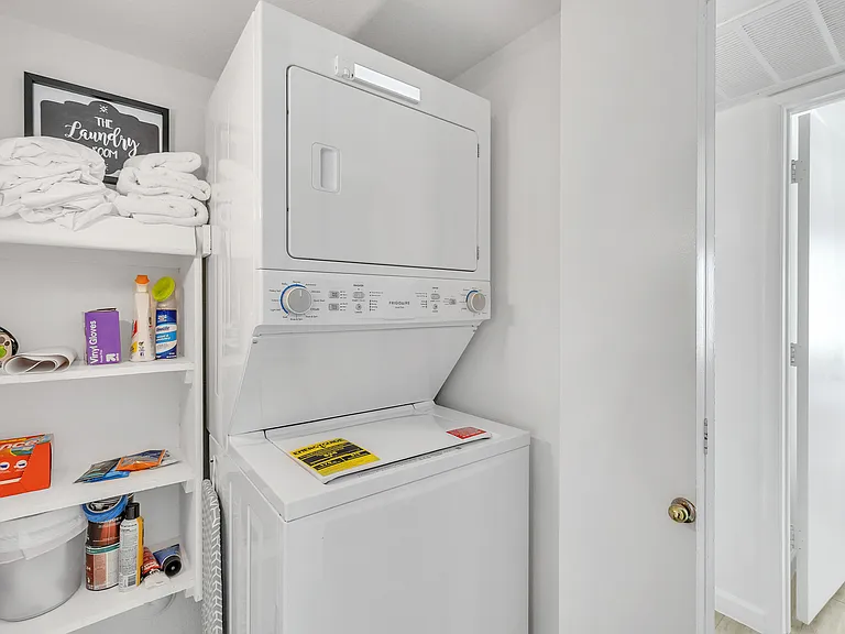 616 S Hardy Dr — Photo 10