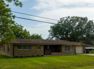 4101 Garfield Ave, Groves, TX 77619