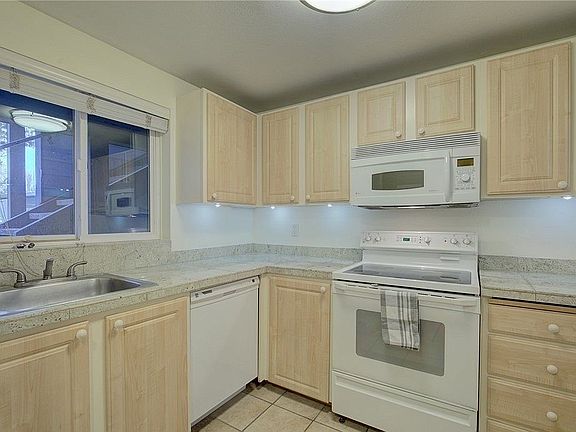 3rd image of 11115 NE 124th Ln APT C111