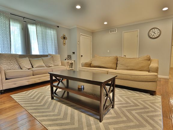2nd image of 12434 Tigrina Ave