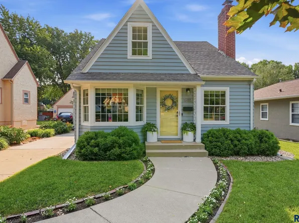 1610 S Carter Pl, Sioux Falls, SD 57105