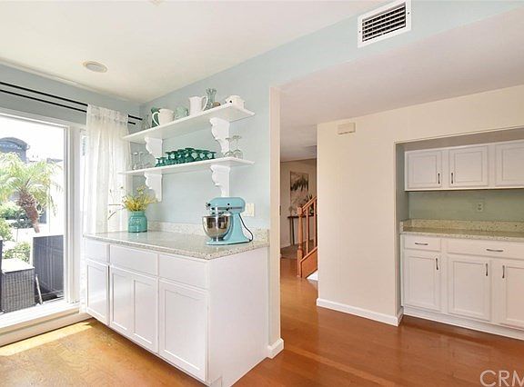 4th image of 366 Genoa Ln