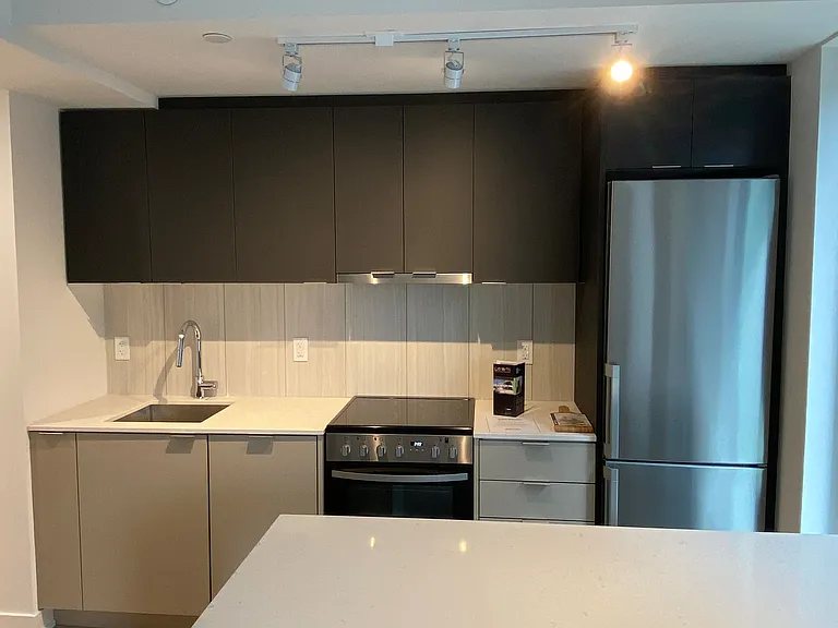 8 Tippett Rd #626 — Photo 3