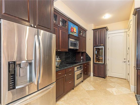 5th image of 114 E Tearose Ave
