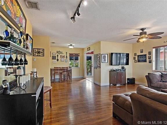 B20A0F1F-660C-4FAF-94B0-268441CB9349