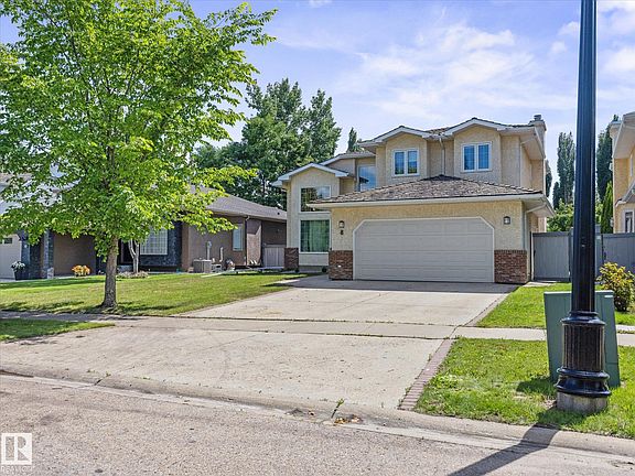 2nd image of 8 Leonard Dr