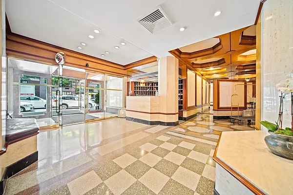 Rented by Bond New York | media 7