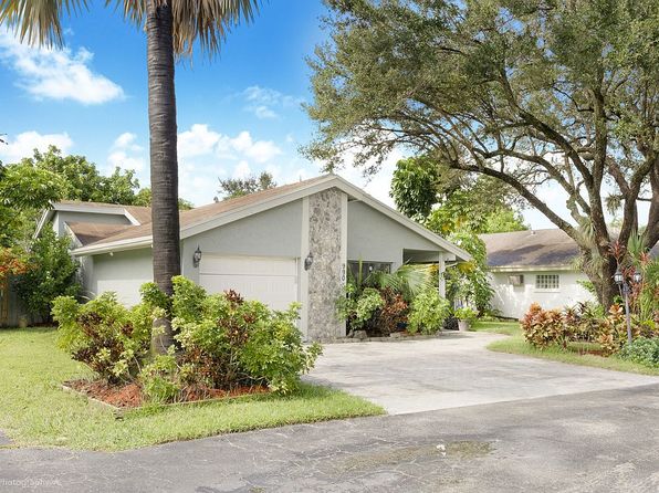 990 NW 89th Ave