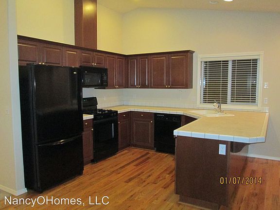 4th image of 2407 NE 123rd Ct