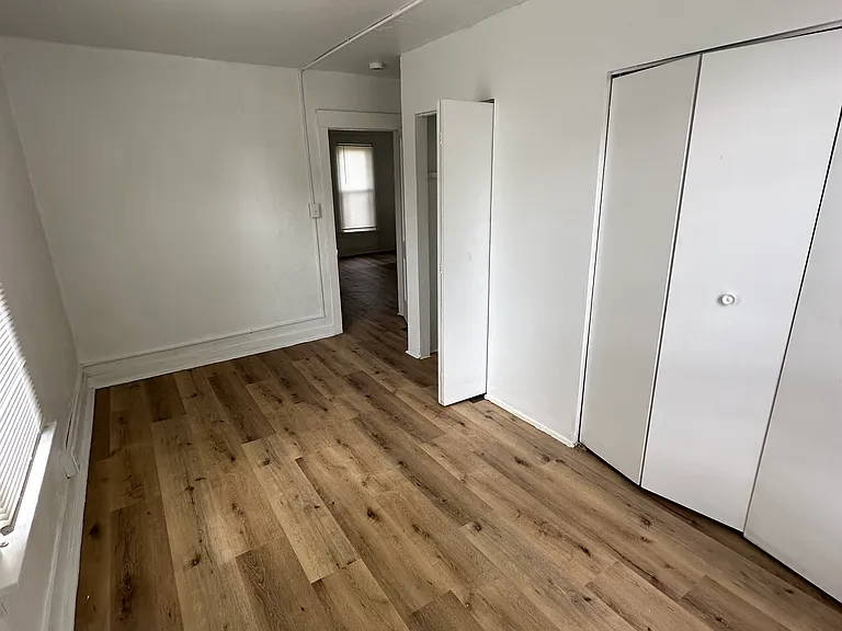 108 E Oregon St — Photo 12