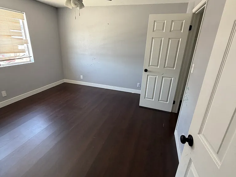 5290 Carriellen Ln #D — Photo 3