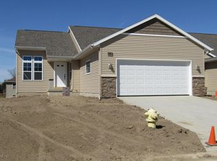 350 Barrington Cir, Lansing, MI 48917