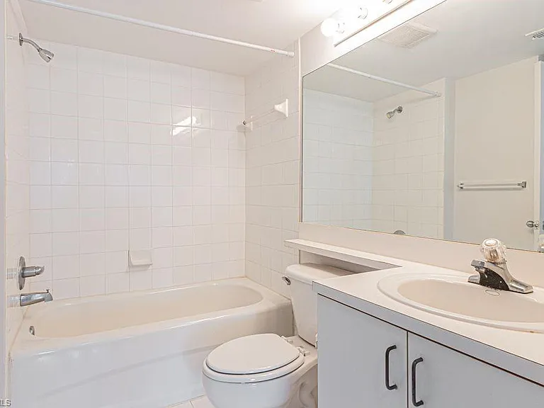 1810 Florida Club Cir #1204 — Photo 10