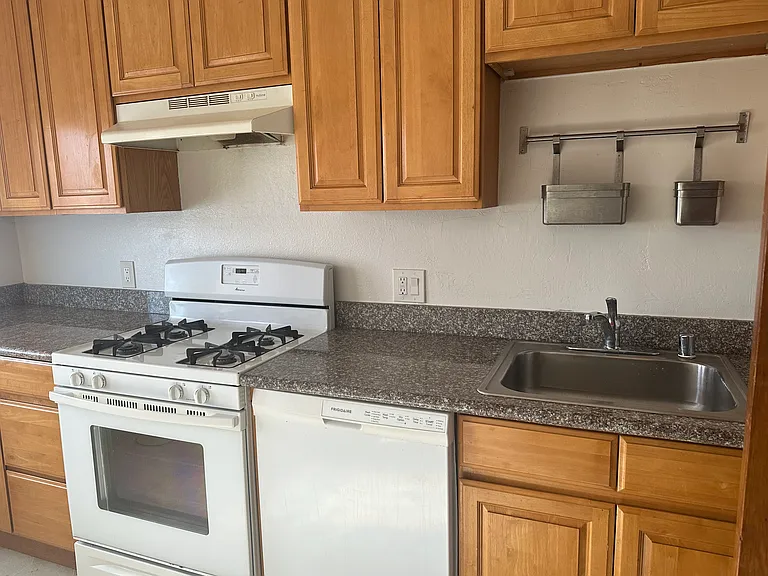 3320 King St #B — Photo 7