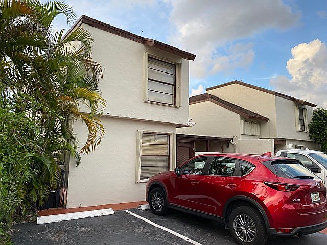 1st image of 459 NW 98th Ct #459